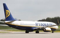 Пассажир Ryanair перепутал выход из самолета с дверью в туалет
