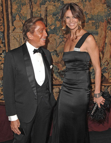 Elle McPherson ir Valentino