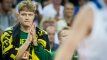 Kamuolį perėmęs M. Kuzminskas netrukus suposi ant prancūzų krepšio lanko