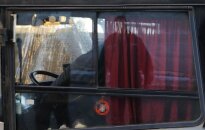 Vaikus į šventę vežęs įkaušęs autobuso vairuotojas po avarijos prašė nekviesti policijos