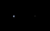 Žemės ir Mėnulio vaizdas iš "Juno" zondo