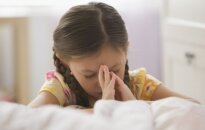 Patėvio sumušta aštuonmetė prašė pareigūnų pagalbos