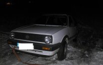 Linksmas neblaivių paaugliai sumanymas važinėtis vogtu automobiliu jiems baigėsi liūdnai