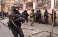 Kryme – „Berkut“ uniformomis vilkinčių asmenų išpuolis