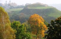 Skaldyk ir valdyk: trys Lietuvos vienoje