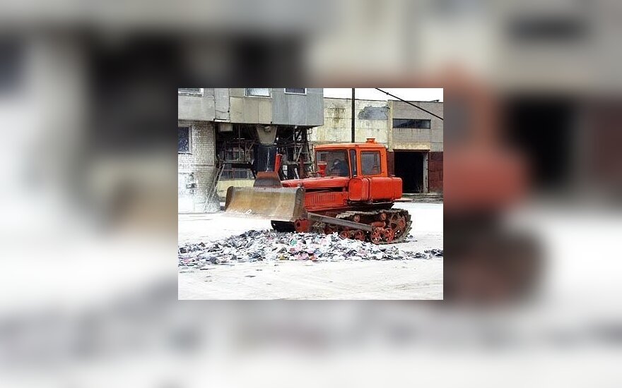 Kada buldozerį „Stalinas“ galima nusipirkti už 5 tūkst. litų