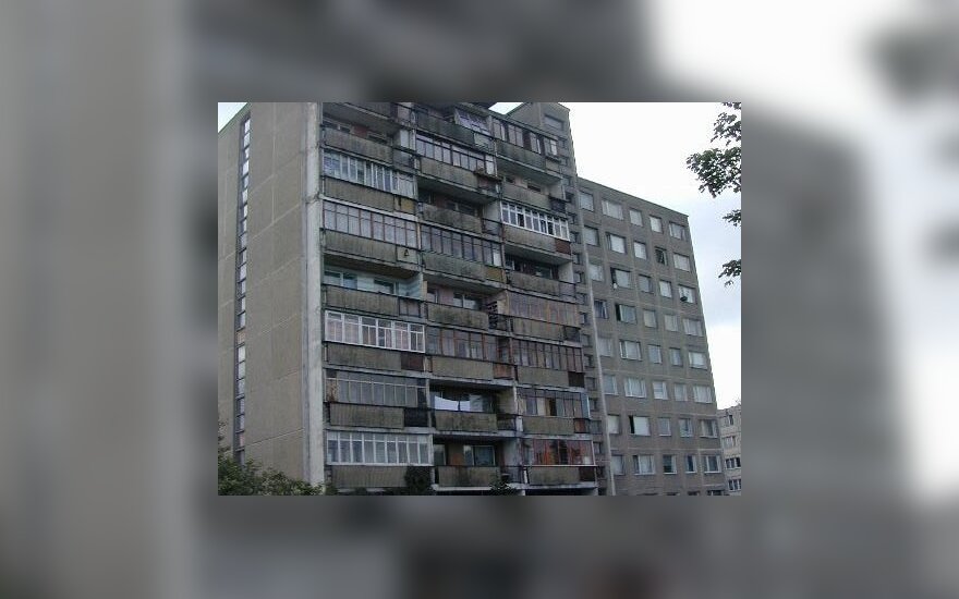 Policija sulaikė Vilniuje daugiabučio laiptinėje palikto vos gimusio kūdikio motiną