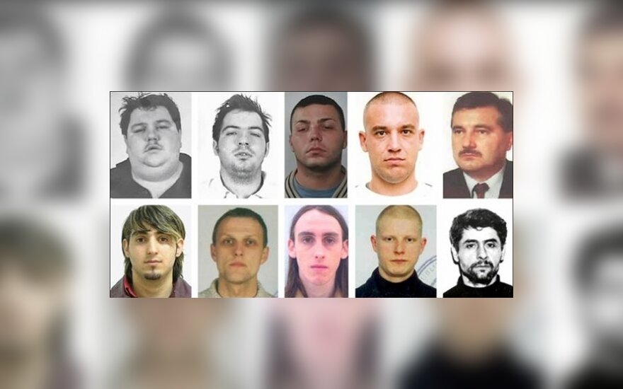 Scotland Yardo ieškomi asmenys. Lietuviai - G.Rupslaukis (apačioje antras iš kairės) ir G.Rimidis (apačioje ketvirtas iš kairės)