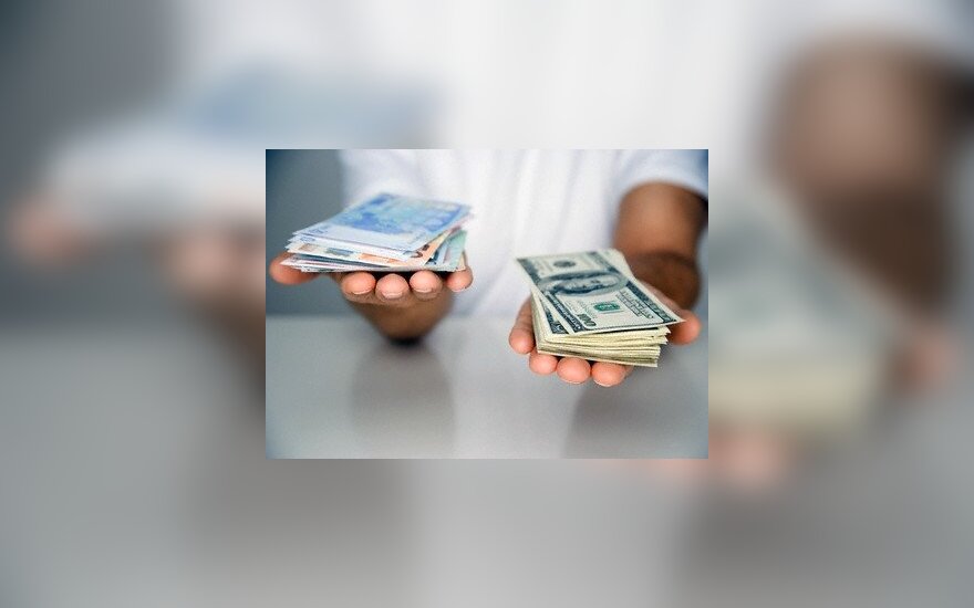 Baltarusijos bankai tikisi valiutos devalvavimo iki 65 proc.