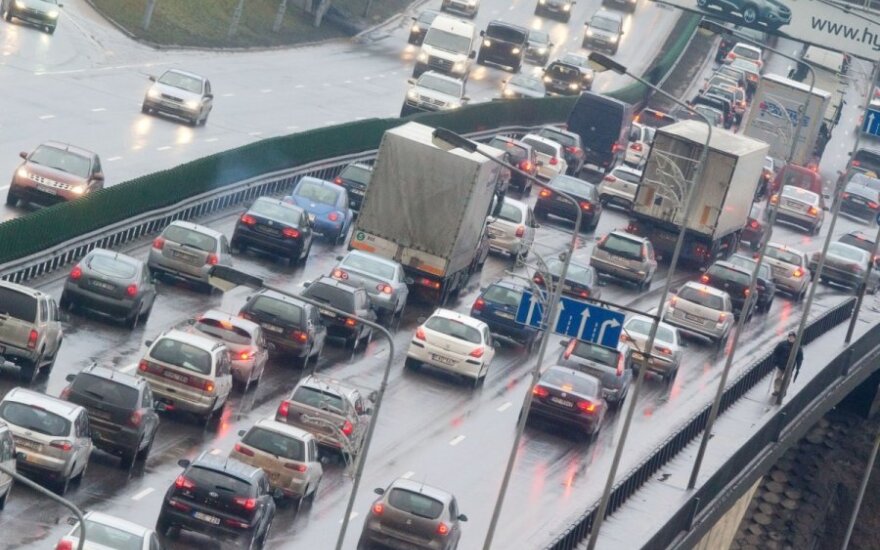 Tai ne prašymas, o reikalavimas: apmokestinkite automobilius