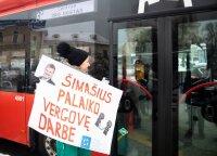 Глава Соцмина Литвы надеется, что бастующие работники VVT и руководство компании найдут компромисс