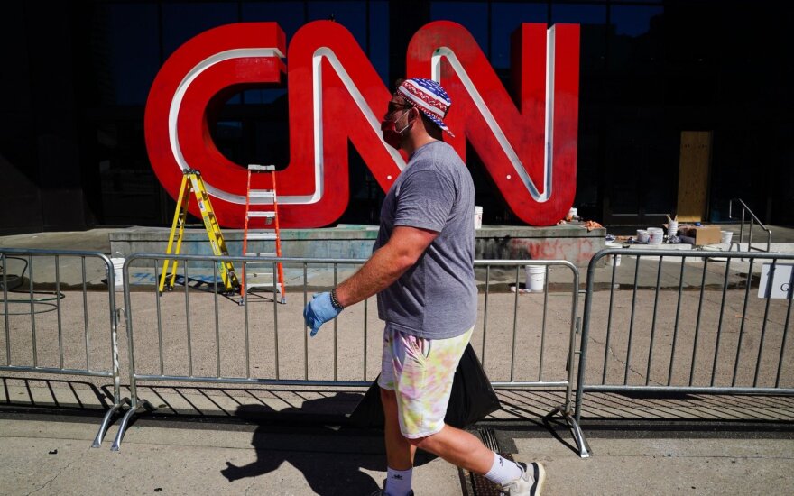 Три сотрудника CNN не привились от ковида и пришли в редакцию. За это их уволили