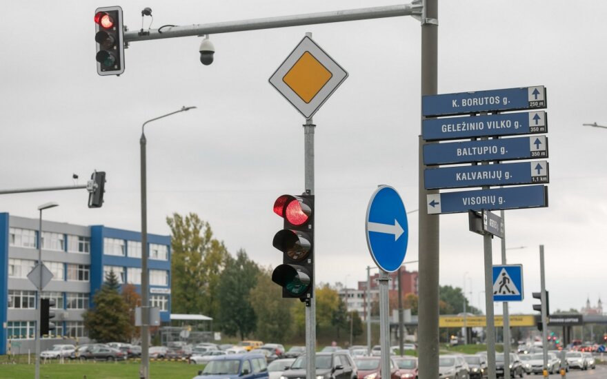В Литве меняется ряд правил дорожного движения, некоторые привычки водителям придется менять в корне