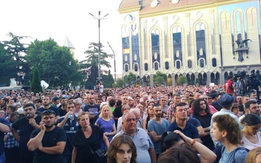 Protestas prie Gruzijos parlamento