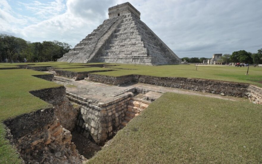 Археологи обнаружили в джунглях Гватемалы десятки тысяч построек майя