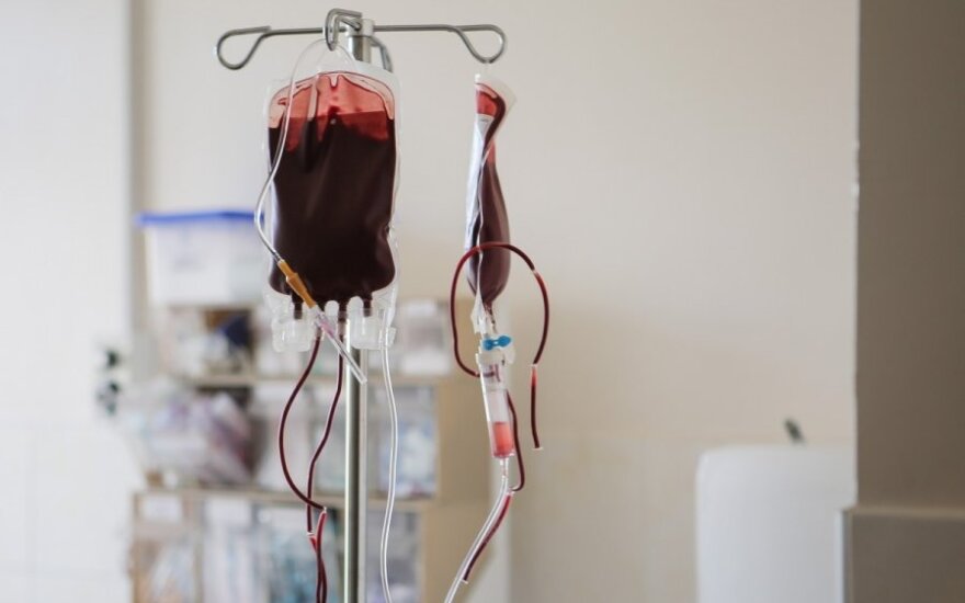 В Москве начали лечить коронавирус переливанием крови от переболевших