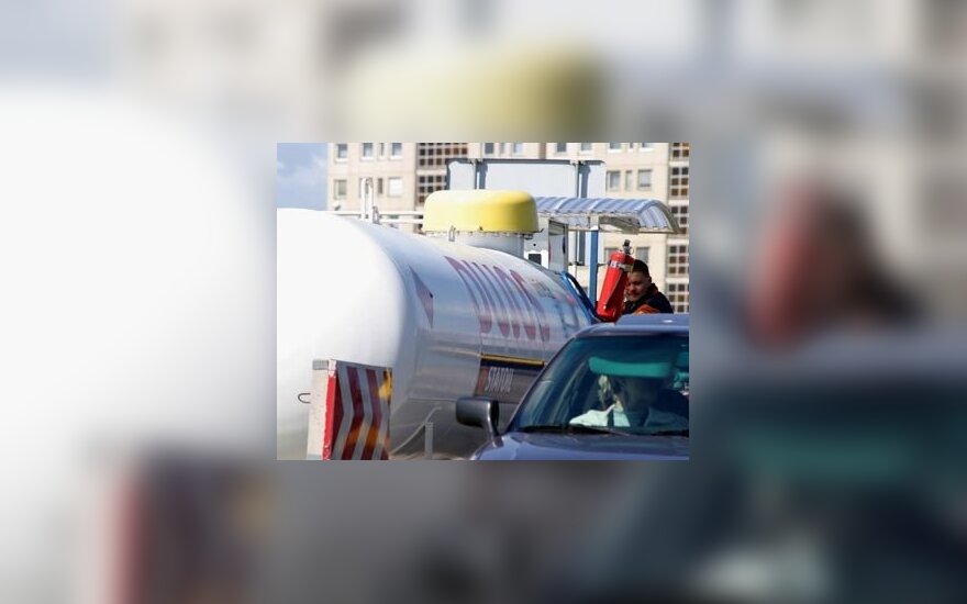 Obniżyły się ceny na gaz, ale stacje paliw nie reagują