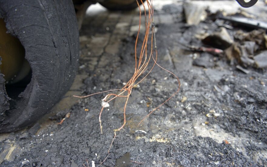 Sudegintas automobilis, asociatyvi nuotr.