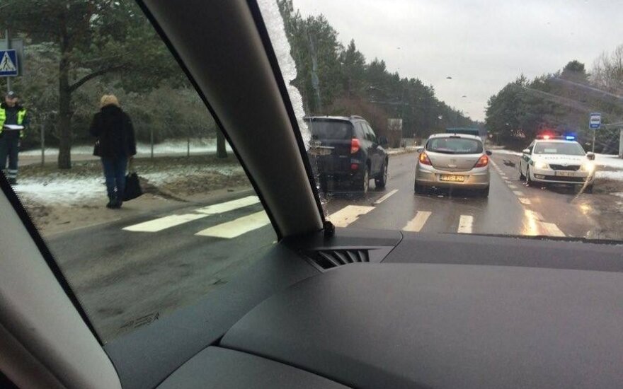 На Неменчинском шоссе автомобиль сбил подростка
