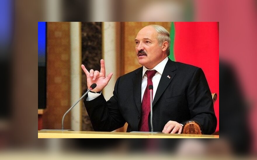Лукашенко придумал, как "наклонить" Литву и Польшу