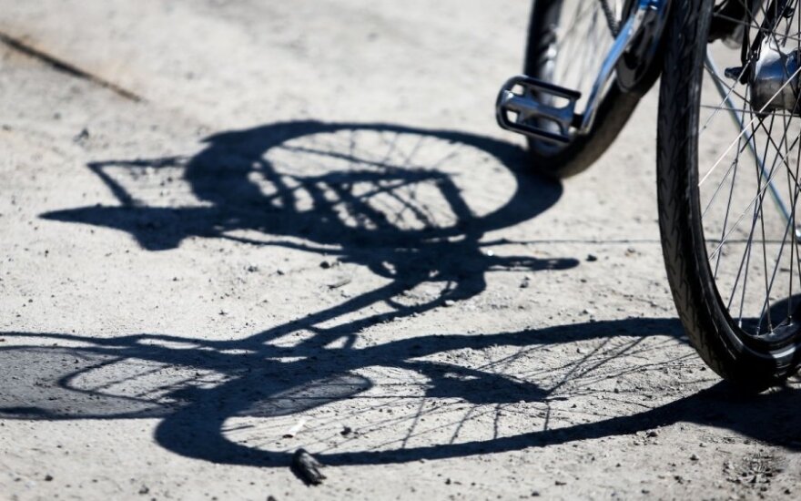 В Паланге велосипедистка попала в реанимацию