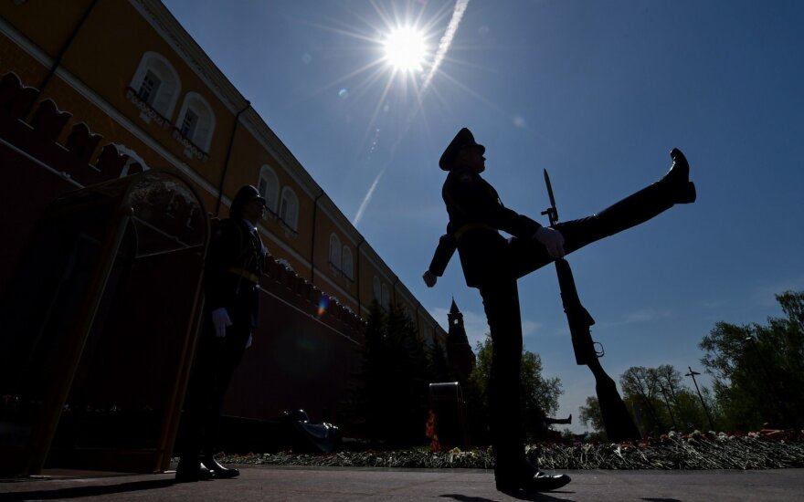 Rusijos garbės kuopos karys prie Kremliaus