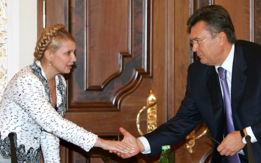 Янукович пообещал отпустить Тимошенко на лечение в Германию
