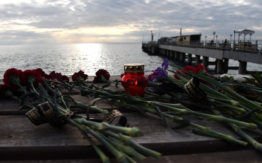 СМИ: Ту-154 упал в Черное море на скорости 500 км/ч