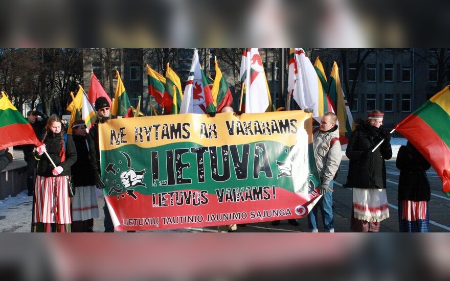 Шествие в Каунасе: лозунги "Литва – литовцам!", избит пакистанец