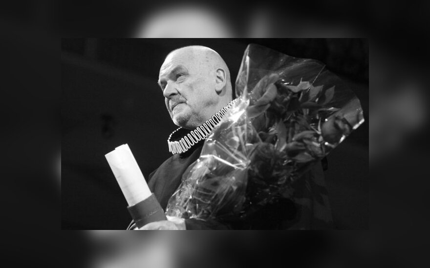 Близкие, друзья и поклонники прощаются с режиссером Някрошюсом