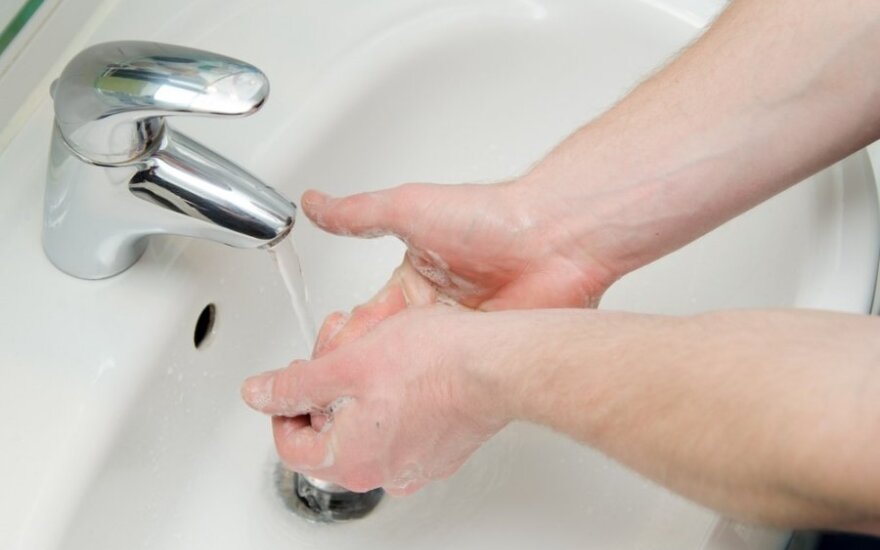 Plauti rankas, vanduo, vandens čiaupas