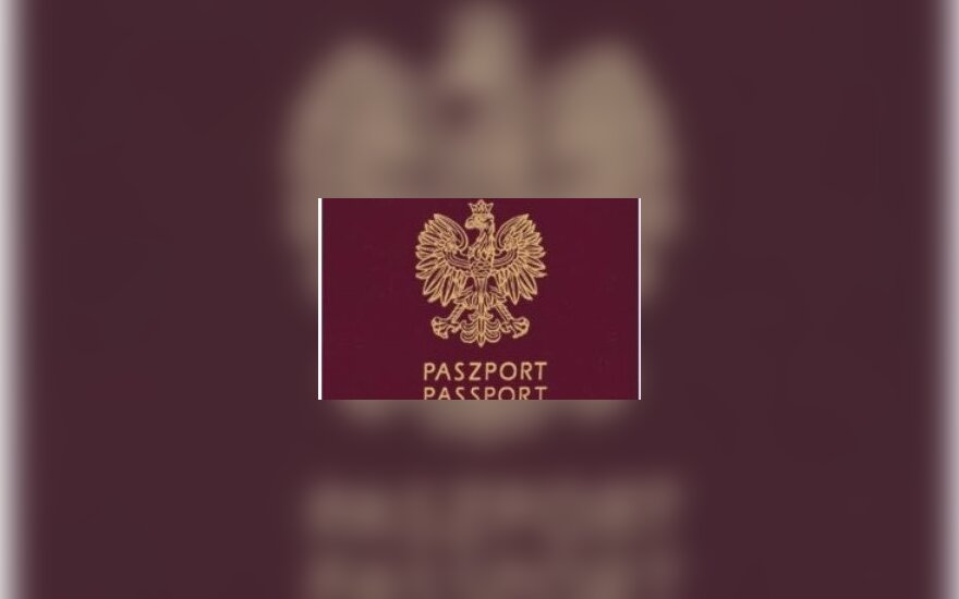 Polski paszport. „Polska ePaszport” autorstwa Original uploader was Normadic at en.wikipedia - Transferred from en.wikipedia; transferred to Commons by User:Smooth_O using CommonsHelper.. Licencja Domena publiczna na podstawie Wikimedia Commons - https://