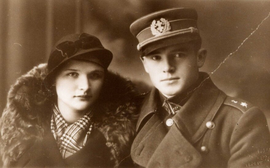 General Jonas Noreika with his future wife Antanina Karpavičiūtė, Palanga circa 1936