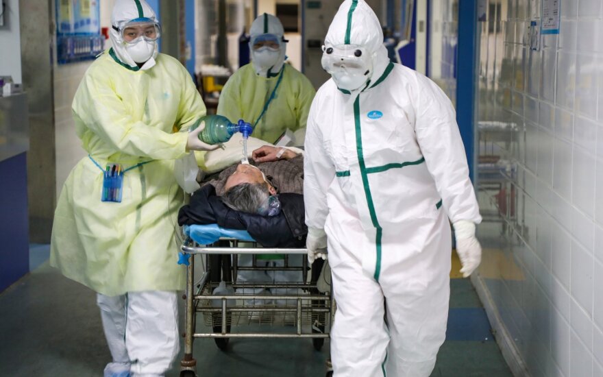 Эксперт ВОЗ заявил о вероятности заражения коронавирусом двух третей населения мира