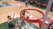 Nesustabdomai rungtyniavęs Antetokounmpo važiuote pervažiavo Toronto klubo gynybą