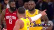 Nesulaikomas įtūžusio LeBrono dėjimas ketvirtame kėlinyje