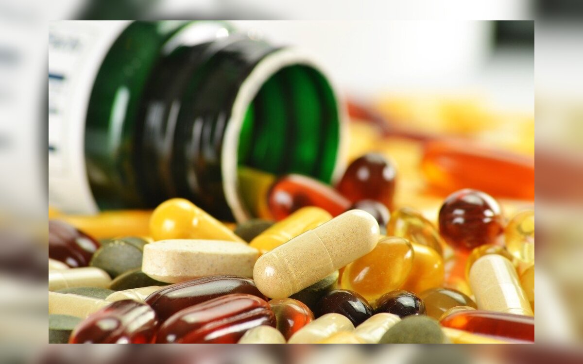 Specialistė paaiškino, kada vitaminai gali atnešti daugiau žalos nei naudos
