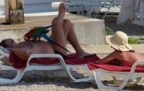 Kauptukai ir grėbliai palikti namuose, bet vis tiek gėda užsienyje sutikti lietuvius