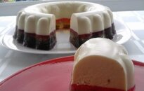 Želė tortas su grietinėle