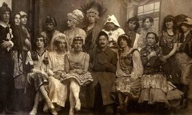 Nuotr. Pogrindinio „gėjų klubo“ Petrograde nariai 1921 m.