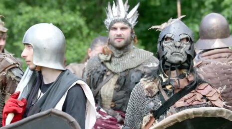 Penkios armijos iš romano „Hobitas“ persikėlė į mišką Čekijoje