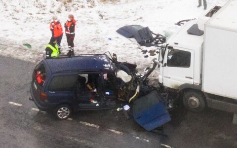 Tragic car front in Vilnius district: three youths were killed