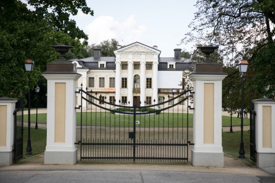 Paežerių dvaras