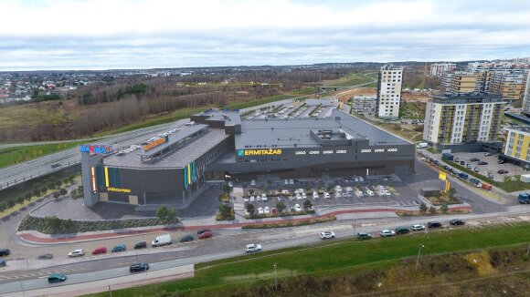 Viewing a shopping center near Western Bypass