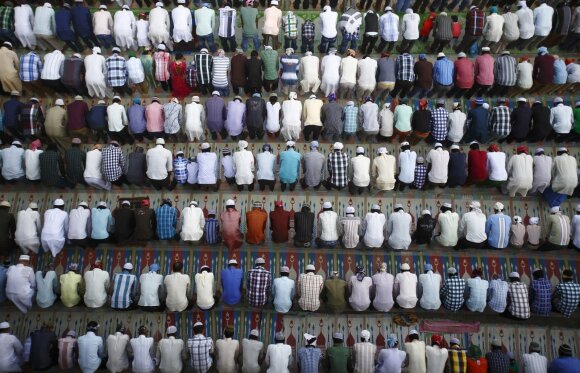 'There is no institution like the Vatican in Islam that can excommunicate extremist Muslims'