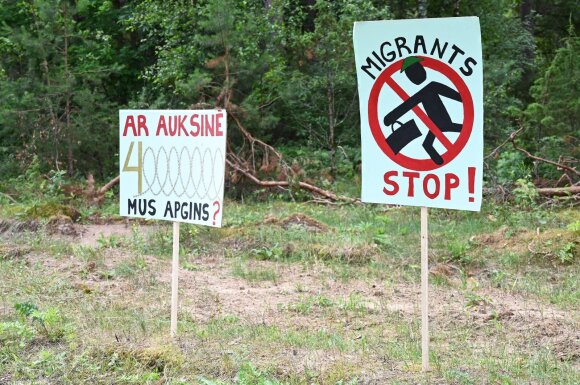 Family march activists camp near Druskininkai: declare they are protecting the border with Lithuania