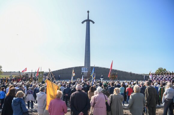 In Kryžkalnis a monument to Lithuanian partisans, fighters for the country's independence, was inaugurated. 