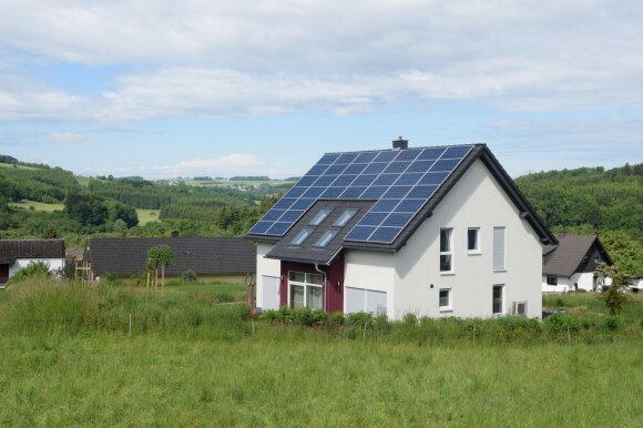 Rooftop solar power plant