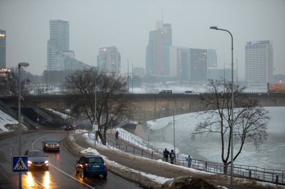 Thursday's record heat will be replaced by a cold returning this weekend