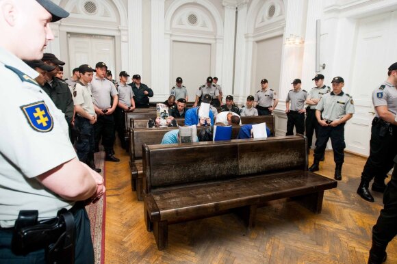 <span style="color: #0000ff;">Prekyba teisingumu:</span> kyšis, už kurį teisėjas turėjo nusilenkti iš policijos į gaujas įsišliejusiam nusikaltėliui